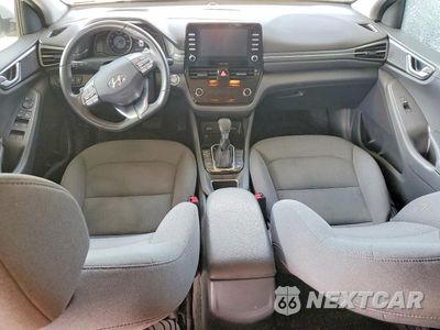 Zdjęcie 8 z 12 samochodu: 2020 HYUNDAI IONIQ SE VIN:KMHC65LD4LU214196 - miniatura