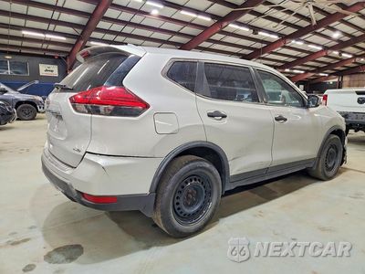 Trzecie zdjęcie samochodu z tyłu: 2017 NISSAN ROGUE S VIN:JN8AT2MV1HW014533 - miniatura