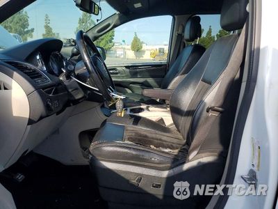 Zdjęcie 7 z 12 samochodu: 2018 DODGE GRAND CARAVAN SXT VIN:2C4RDGCG0JR192461 - miniatura