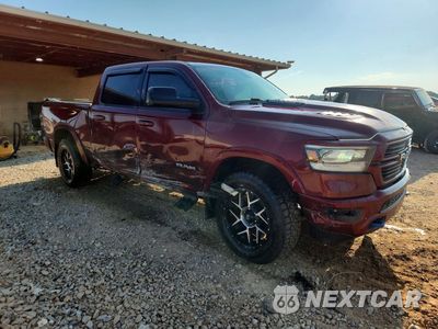 Czwarte zdjęcie samochodu z boku: 2019 RAM 1500 LARAMIE VIN:1C6SRFJT5KN671137 - miniatura