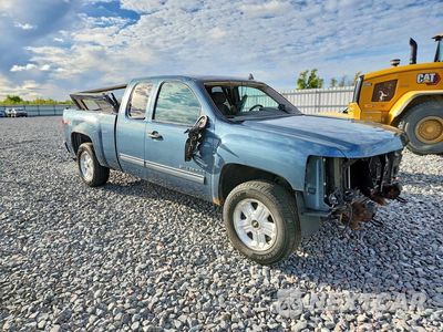Czwarte zdjęcie samochodu z boku: 2013 CHEVROLET SILVERADO K1500 LT VIN:1GCRKSE71DZ124976 - miniatura