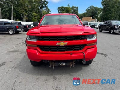 Piąte zdjęcie samochodu w środku: 2018 CHEVROLET SILVERADO K1500 CUSTOM VIN:1GCVKPEC1JZ197754 - miniatura