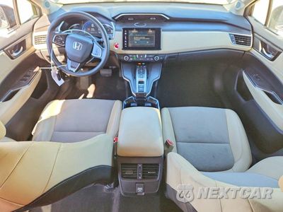 Zdjęcie 8 z 13 samochodu: 2018 HONDA CLARITY VIN:JHMZC5F19JC002453 - miniatura