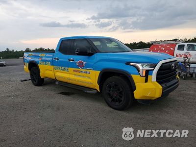 Czwarte zdjęcie samochodu z boku: 2022 TOYOTA TUNDRA SR5 VIN:5TFLA5GD8NX001671 - miniatura