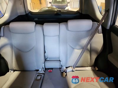 Zdjęcie 10 z 13 samochodu: 2006 TOYOTA RAV4 LIMITED VIN:JTMBK31V065000932 - miniatura