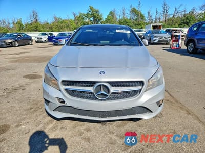 Piąte zdjęcie samochodu w środku: 2015 MERCEDES-BENZ CLA 250 VIN:WDDSJ4EB0FN239122 - miniatura