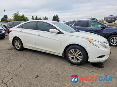 Czwarte zdjęcie samochodu z boku: 2011 HYUNDAI SONATA GLS VIN:5NPEB4AC0BH268598 - miniatura