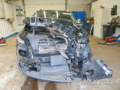 Piąte zdjęcie samochodu w środku: 2018 JEEP CHEROKEE LATITUDE PLUS VIN:1C4PJMLB5JD532628 - miniatura