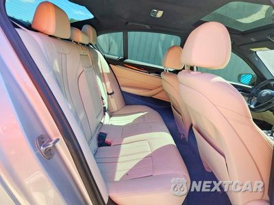 Zdjęcie 10 z 12 samochodu: 2018 BMW 540 I VIN:WBAJE5C57JG918389 - miniatura