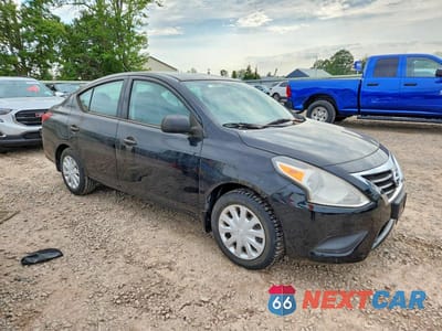 Czwarte zdjęcie samochodu z boku: 2015 NISSAN VERSA 1.6 S VIN:3N1CN7AP9FL852073 - miniatura