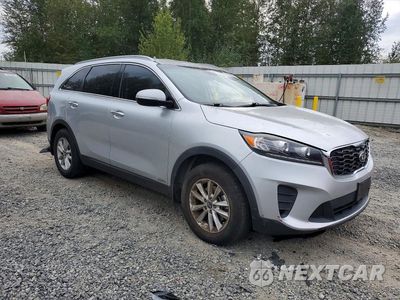 Czwarte zdjęcie samochodu z boku: 2019 KIA SORENTO LX VIN:5XYPGDA31KG438713 - miniatura