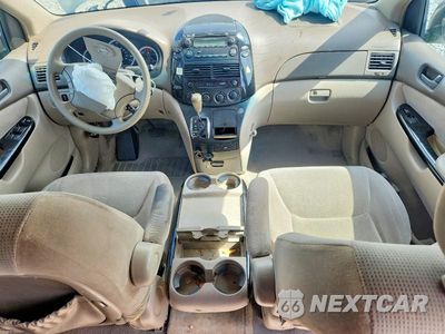 Zdjęcie 8 z 13 samochodu: 2004 TOYOTA SIENNA LE 7 PASSENGER VIN:5TDZA23C54S171495 - miniatura