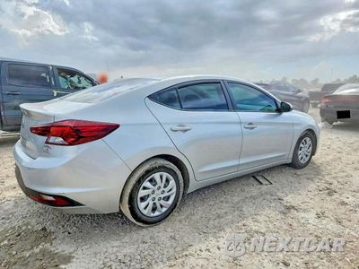 Trzecie zdjęcie samochodu z tyłu: 2019 HYUNDAI ELANTRA SE VIN:5NPD74LF9KH491842 - miniatura