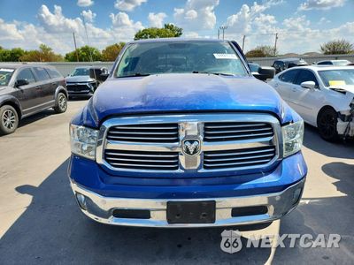 Piąte zdjęcie samochodu w środku: 2019 RAM 1500 CLASSIC SLT VIN:1C6RR6GT1KS563055 - miniatura