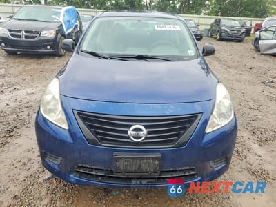 Piąte zdjęcie samochodu w środku: 2013 NISSAN VERSA 1.6 S VIN:3N1CN7AP1DL821591 - miniatura