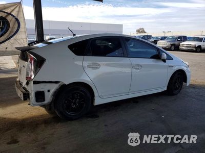 Trzecie zdjęcie samochodu z tyłu: 2013 TOYOTA PRIUS TWO VIN:JTDKN3DU8D5574718 - miniatura