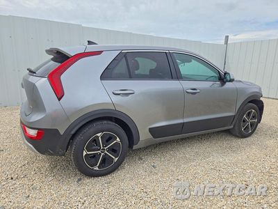 Trzecie zdjęcie samochodu z tyłu: 2026 KIA NIRO LX VIN:KNDCP3LE8T5336987 - miniatura