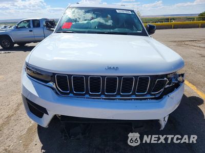 Piąte zdjęcie samochodu w środku: 2025 JEEP GRAND CHEROKEE LAREDO VIN:1C4RJHAG9SC320496 - miniatura