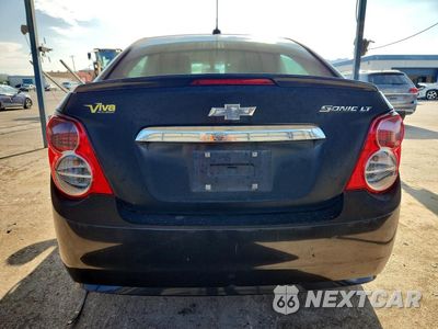 Zdjęcie 6 z 12 samochodu: 2015 CHEVROLET SONIC LT VIN:1G1JC5SH9F4136052 - miniatura