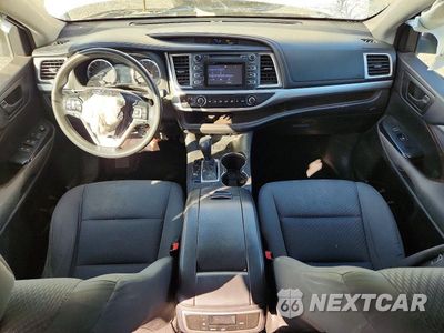Zdjęcie 8 z 13 samochodu: 2014 TOYOTA HIGHLANDER LE VIN:5TDBKRFH2ES068387 - miniatura