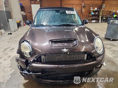 Piąte zdjęcie samochodu w środku: 2008 MINI COOPER S CLUBMAN VIN:WMWMM33568TP89339 - miniatura