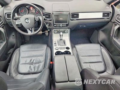 Zdjęcie 8 z 12 samochodu: 2017 VOLKSWAGEN TOUAREG WOLFSBURG VIN:WVGRF7BP5HD001072 - miniatura