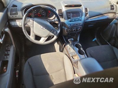 Zdjęcie 8 z 13 samochodu: 2015 KIA SORENTO LX VIN:5XYKTDA61FG638528 - miniatura