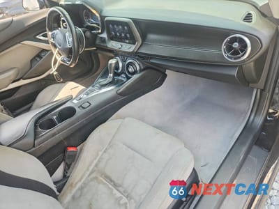 Zdjęcie 8 z 12 samochodu: 2019 CHEVROLET CAMARO LS VIN:1G1FB1RS3K0153790 - miniatura