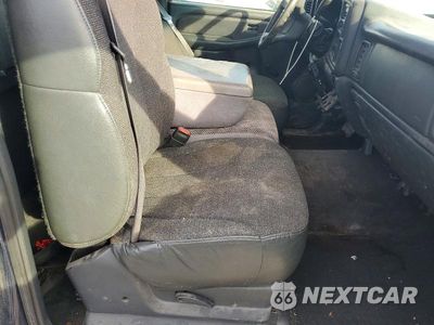 Zdjęcie 10 z 12 samochodu: 2000 CHEVROLET SILVERADO C1500 VIN:1GCEC14V3YZ110752 - miniatura
