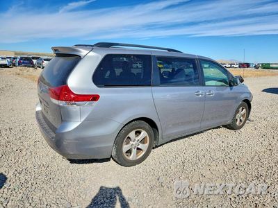 Trzecie zdjęcie samochodu z tyłu: 2011 TOYOTA SIENNA LE VIN:5TDKK3DC9BS105838 - miniatura