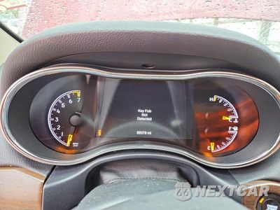 Zdjęcie 9 z 14 samochodu: 2017 JEEP GRAND CHEROKEE LIMITED VIN:1C4RJFBG5HC955114 - miniatura