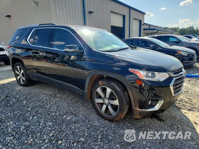 Czwarte zdjęcie samochodu z boku: 2018 CHEVROLET TRAVERSE LT VIN:1GNERHKW7JJ147964 - miniatura