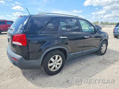 Trzecie zdjęcie samochodu z tyłu: 2013 KIA SORENTO LX VIN:5XYKT3A61DG328936 - miniatura
