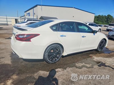 Trzecie zdjęcie samochodu z tyłu: 2017 NISSAN ALTIMA 2.5 SR VIN:1N4AL3AP8HC214016 - miniatura