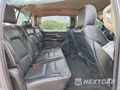 Zdjęcie 10 z 13 samochodu: 2019 RAM 1500 LARAMIE VIN:1C6SRFJT4KN904795 - miniatura