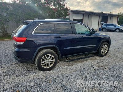 Trzecie zdjęcie samochodu z tyłu: 2017 JEEP GRAND CHEROKEE LAREDO VIN:1C4RJEAG2HC638127 - miniatura