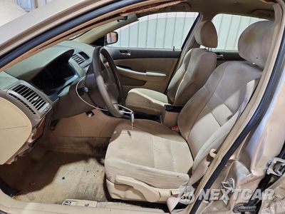 Zdjęcie 7 z 13 samochodu: 2003 HONDA ACCORD LX VIN:1HGCM56373A040155 - miniatura