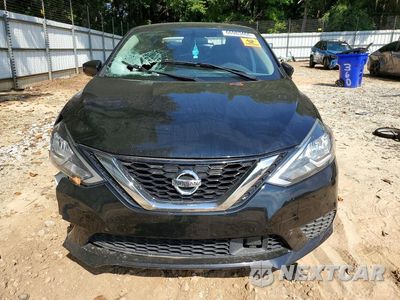 Piąte zdjęcie samochodu w środku: 2018 NISSAN SENTRA S VIN:3N1AB7AP1JY347592 - miniatura
