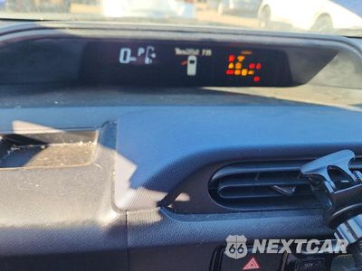 Zdjęcie 9 z 12 samochodu: 2015 TOYOTA PRIUS C TWO VIN:JTDKDTB35F1575560 - miniatura