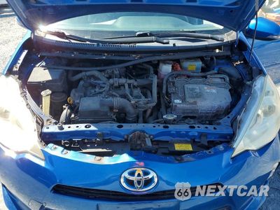 Zdjęcie 11 z 12 samochodu: 2012 TOYOTA PRIUS C TWO VIN:JTDKDTB30C1509218 - miniatura