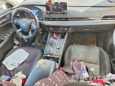 Zdjęcie 8 z 12 samochodu: 2022 MITSUBISHI OUTLANDER ES VIN:JA4J3TA81NZ015234 - miniatura