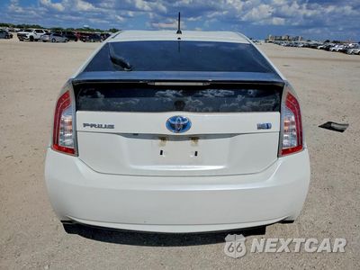 Zdjęcie 6 z 12 samochodu: 2015 TOYOTA PRIUS TWO VIN:JTDKN3DU6F0453444 - miniatura