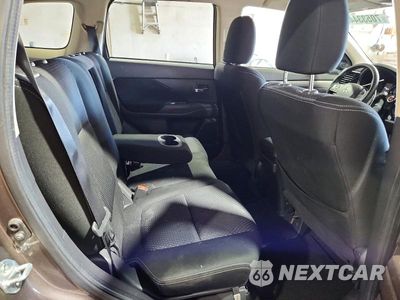 Zdjęcie 10 z 12 samochodu: 2018 MITSUBISHI OUTLANDER SE VIN:JA4AD3A31JZ009333 - miniatura