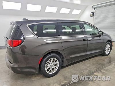 Trzecie zdjęcie samochodu z tyłu: 2022 CHRYSLER VOYAGER LX VIN:2C4RC1CG7NR105449 - miniatura