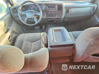 Zdjęcie 8 z 12 samochodu: 2004 CHEVROLET SILVERADO K1500 VIN:2GCEK19T741262675 - miniatura