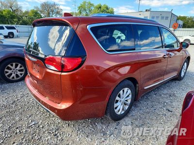 Trzecie zdjęcie samochodu z tyłu: 2018 CHRYSLER PACIFICA TOURING L PLUS VIN:2C4RC1EG8JR248143 - miniatura