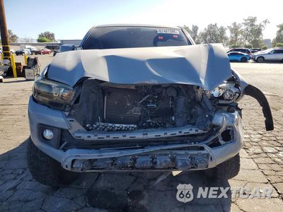 Piąte zdjęcie samochodu w środku: 2019 TOYOTA TACOMA TRD OFF-ROAD VIN:3TMDZ5BNXKM066908 - miniatura