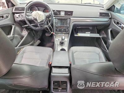 Zdjęcie 8 z 13 samochodu: 2017 VOLKSWAGEN PASSAT SE VIN:1VWBT7A38HC046653 - miniatura
