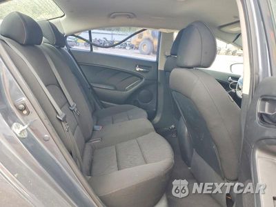 Zdjęcie 10 z 12 samochodu: 2016 KIA FORTE LX VIN:KNAFK4A68G5566478 - miniatura
