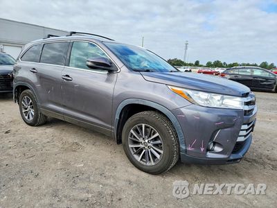 Czwarte zdjęcie samochodu z boku: 2018 TOYOTA HIGHLANDER XLE VIN:5TDJZRFH3JS529596 - miniatura
